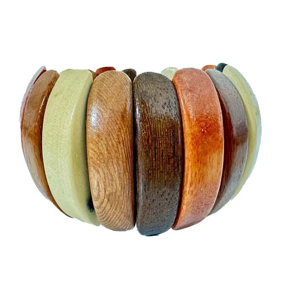 N/A artisan carved